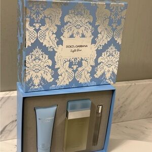 Dolce & Gabbana Light Blue Fragrance Set in Elegant Blue